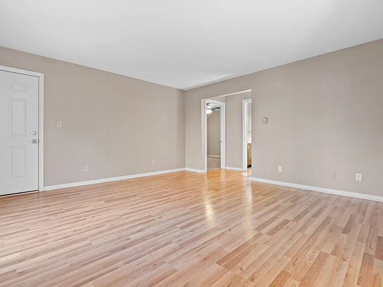 Cedar Crest Apartments — Photo 8