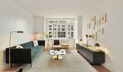 Rented by R New York