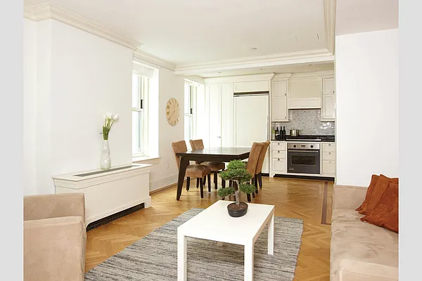 Sold by Stribling | media 8