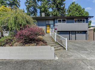 526 NE 124th St, Seattle, WA 98125