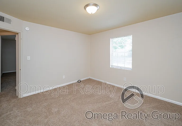 2020 High School Rd #C — Photo 17
