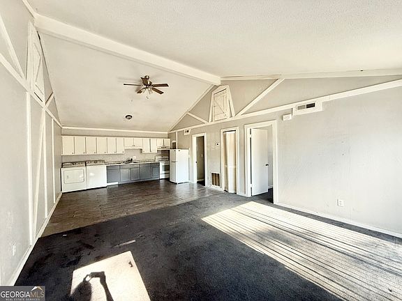 3rd image of 4701 Flat Shoals Rd