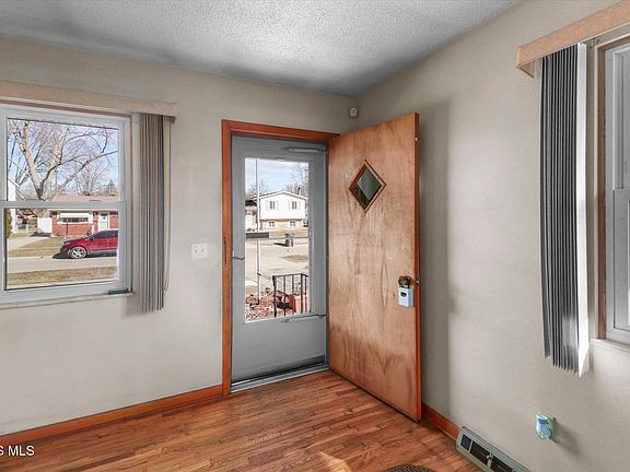 3rd image of 4031 Clover Ridge Ct