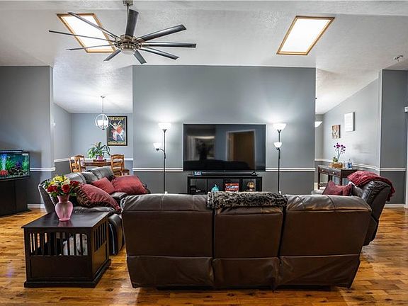 5th image of 9819 Cristina Dr