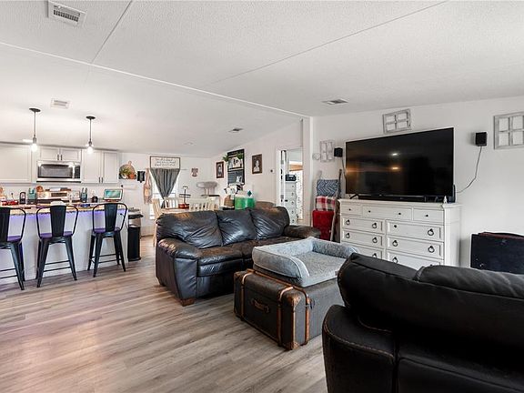 4th image of 12506 Hicks Rd