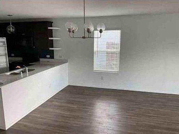 5th image of 513 Autumnwood Way