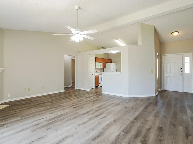 3183 Olde Sutton Parke Dr — Photo 5