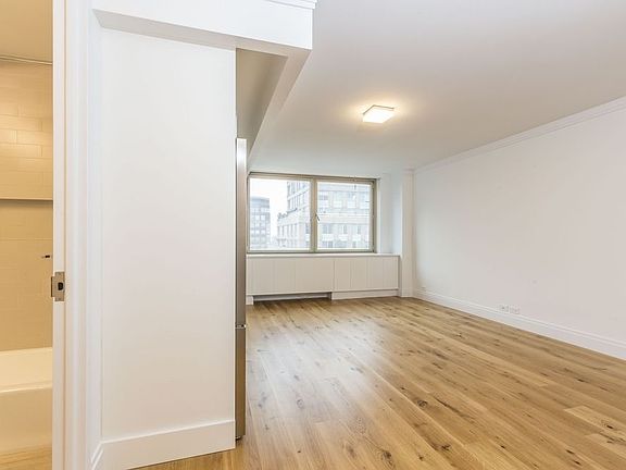 5th image of 201 E 86th St APT 24A