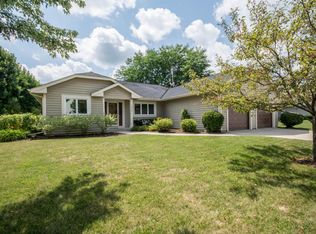 2835 Willard Ln, Waukesha, WI 53188