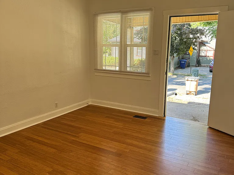 1139 S McClelland St — Photo 4