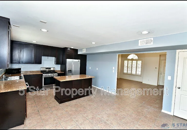 6372 Franklin Ridge Dr — Photo 12