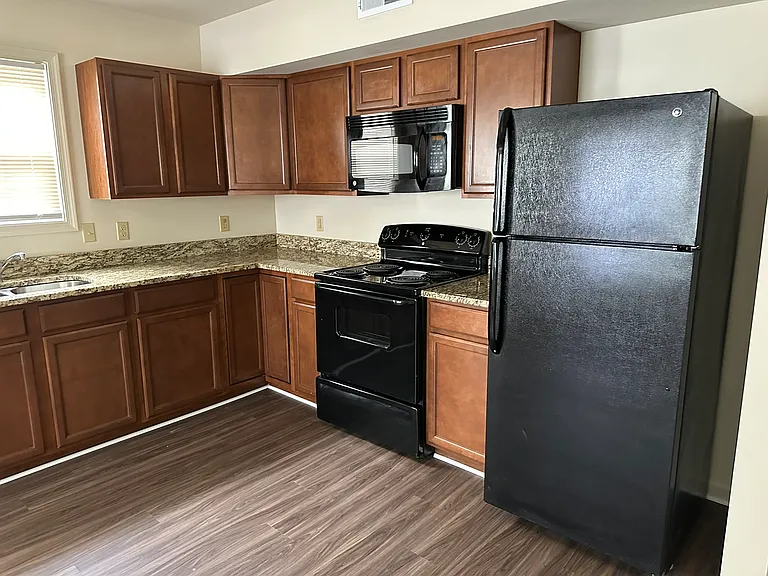 109 Willowtree Ln #109 — Photo 3
