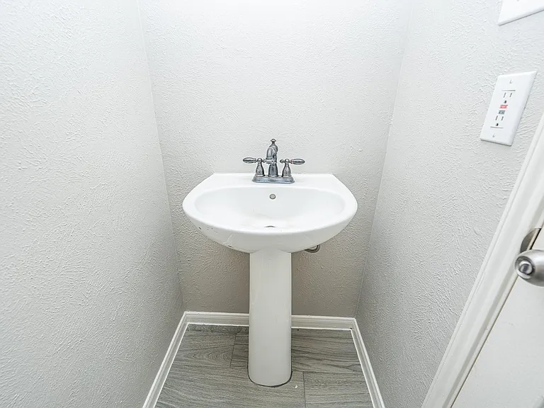 406 N Marathon Way — Photo 27