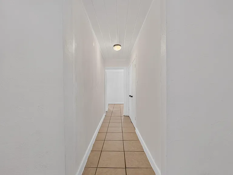 1005 E Flora St — Photo 7