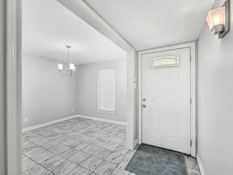 9339 Deanwood St — Photo 3