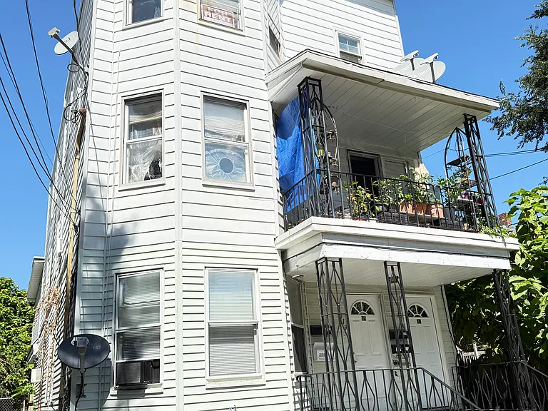 117 Lamberton St #1 — Photo 4
