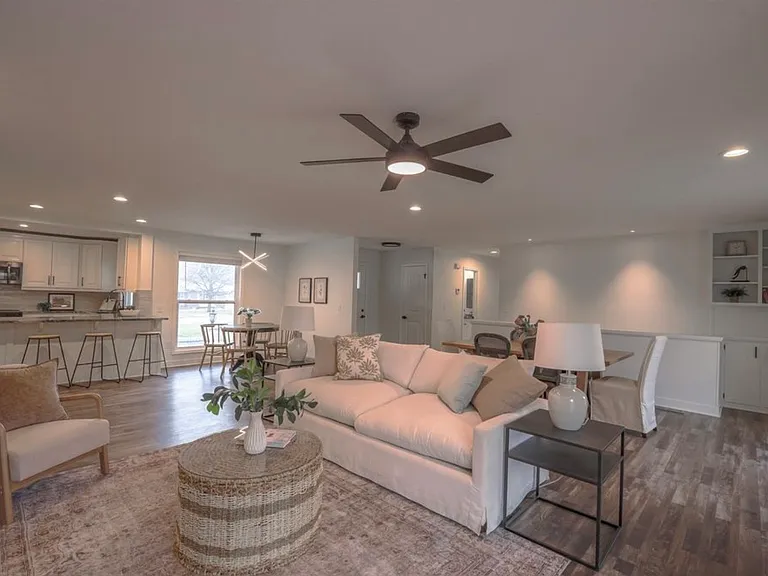 104 N Burr Oak Rd — Photo 12