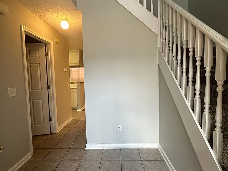 118 S Springview Dr — Photo 3