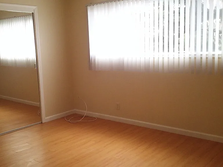 171-173 Faris Ct — Photo 8