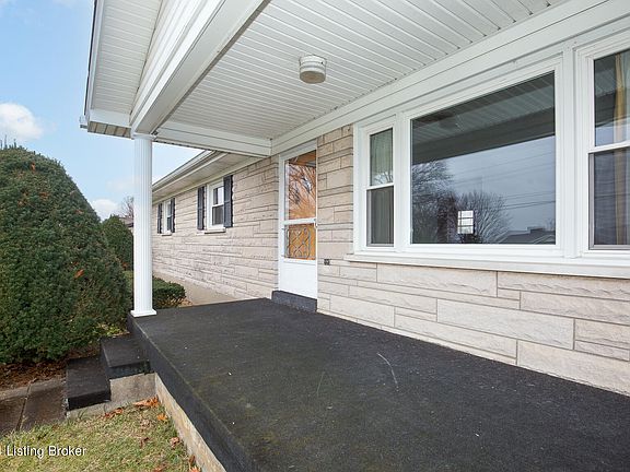 3rd image of 195 E Lakeview Dr