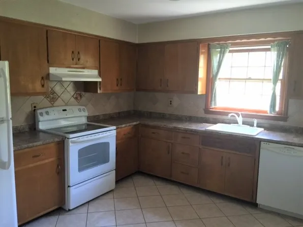 (undisclosed Address), Huntington, NY 11743