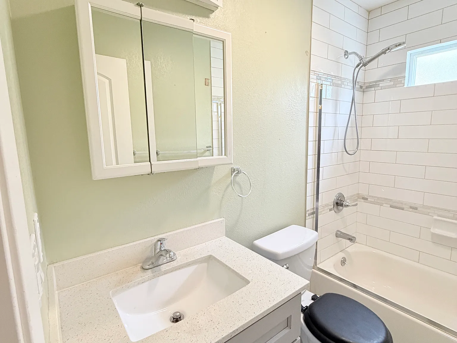2 bed, 800 sqft, $2,395 — Photo 3
