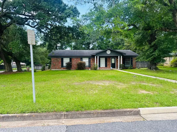 1701 Phillips Ln, Mobile, AL 36618