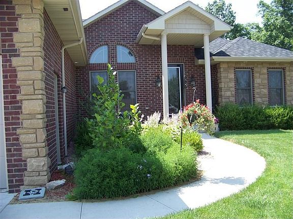 2nd image of 226 Madelines Park Cir