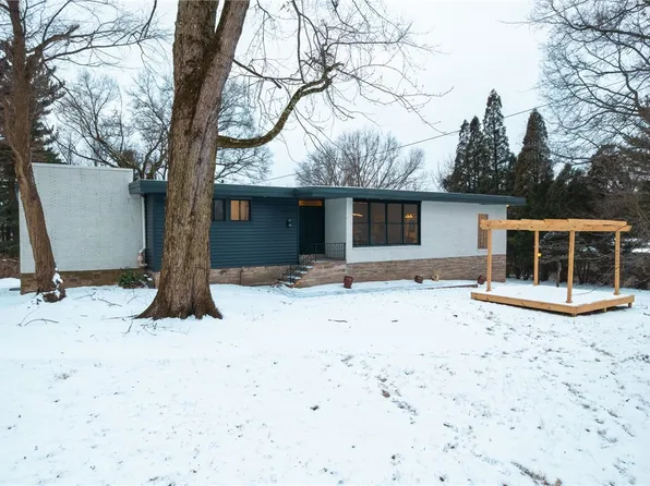 203 N Grandview Dr, Pittsburgh, PA 15215