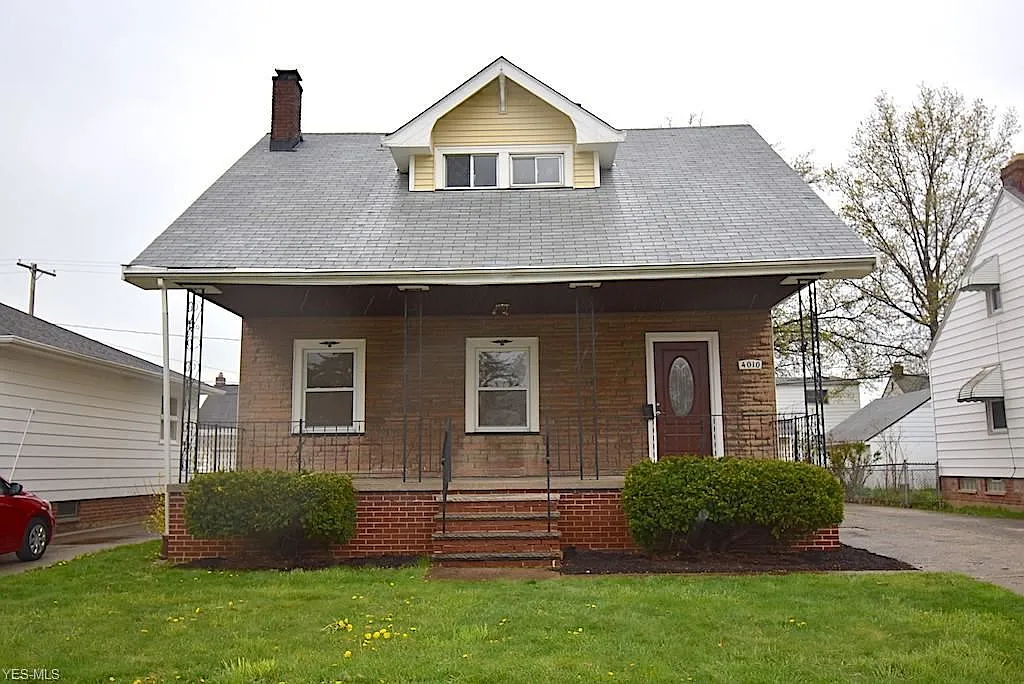 4010 Kenmore Ave photo 1