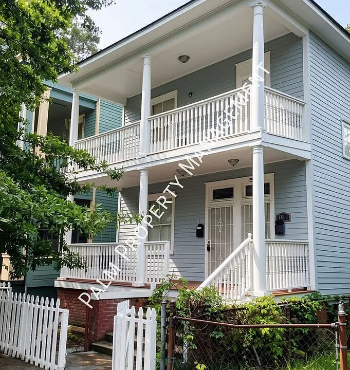 1013 E Park Ave