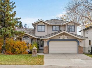 707 N Hawkside Mews NW, Calgary, AB T3G 3S2