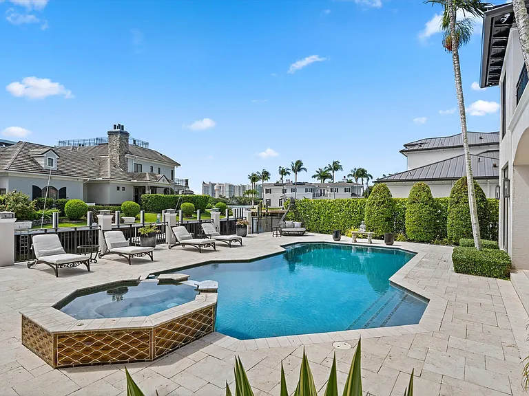 7474 NE Bay Cove Ct — Photo 19