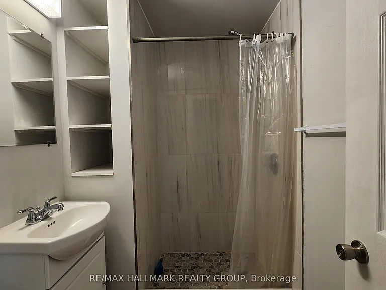 125 Glenora St #3 — Photo 27