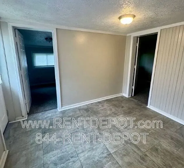 1021 Vanderburgh Ave — Photo 6