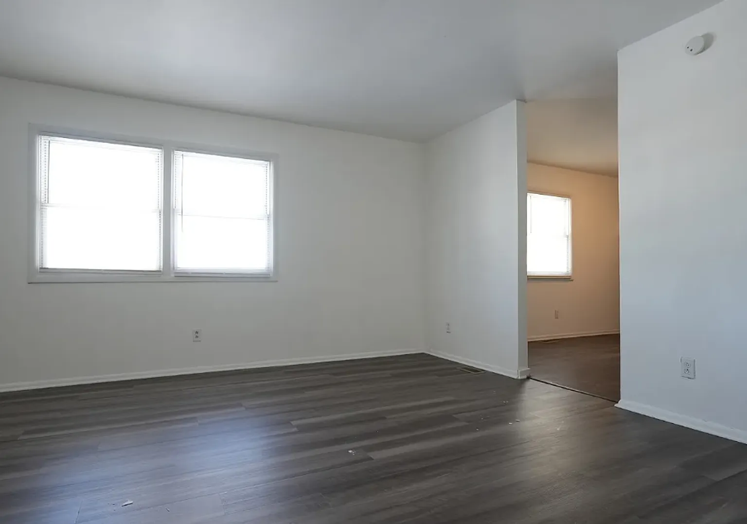 Coming Soon! 3 BR/1BA | Renovated Single Family Home | Private Parking | Washer/Dryer Included! — Photo 4