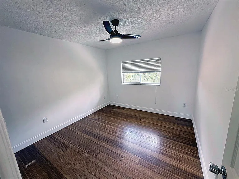 114 Danielle Ct — Photo 18