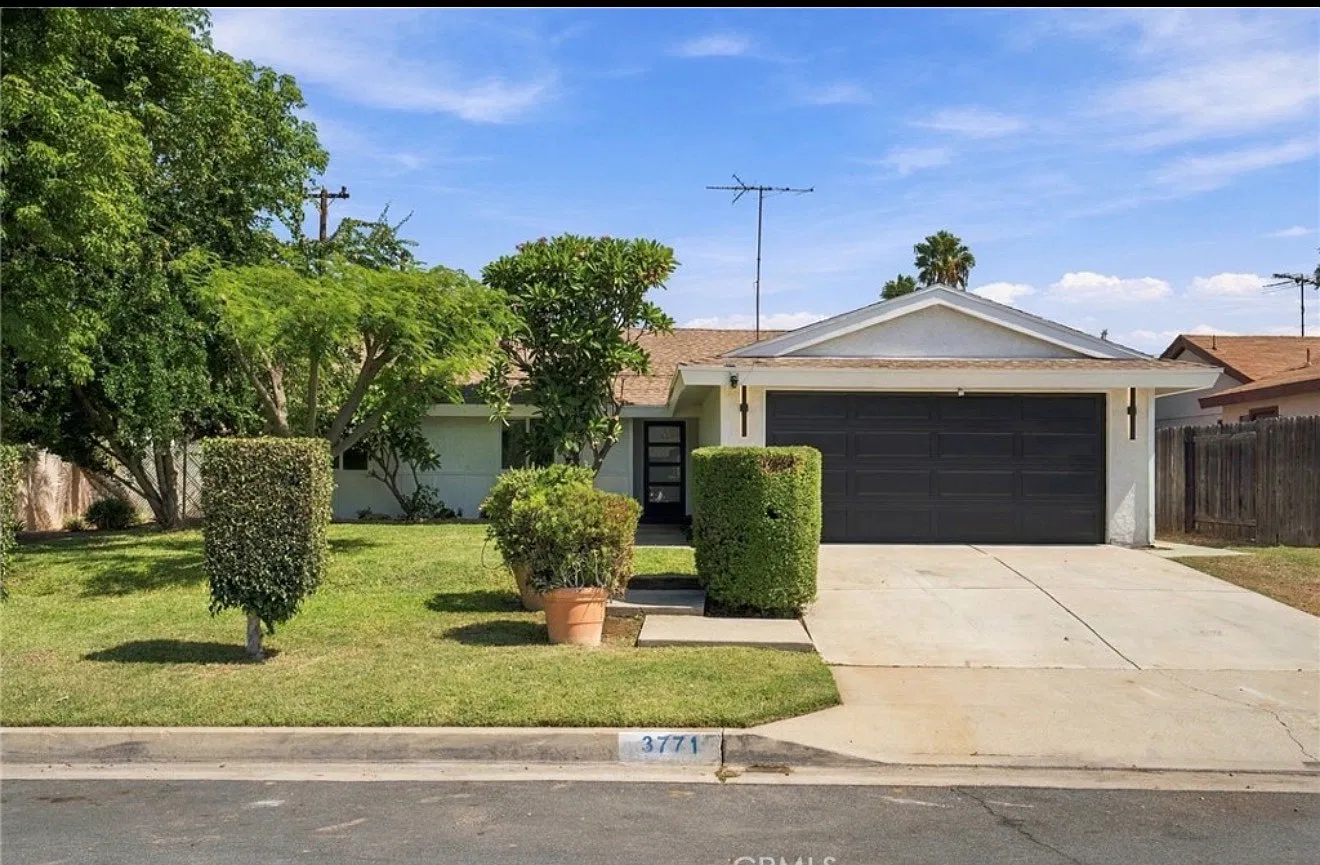 5 bed, 1725 sqft, $4,200 — Photo 1