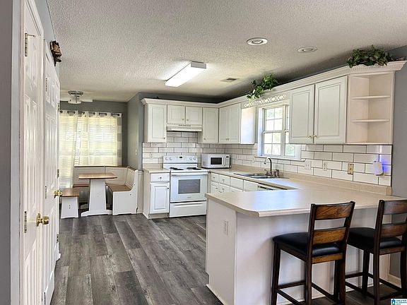 5th image of 216 Hidden Creek Dr