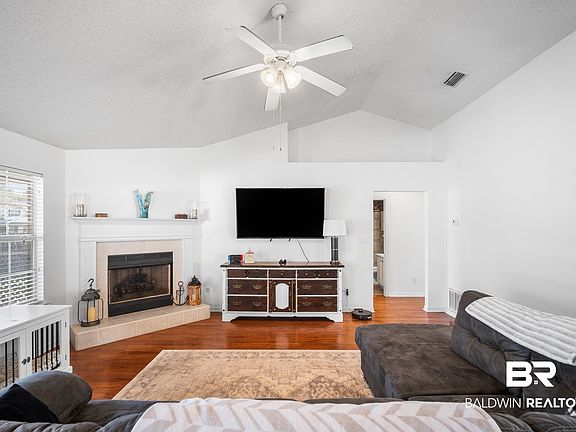 4th image of 9629 Watkins Dr