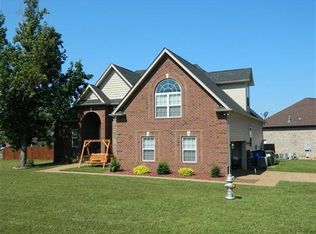 201 Landons Cir, White House, TN 37188