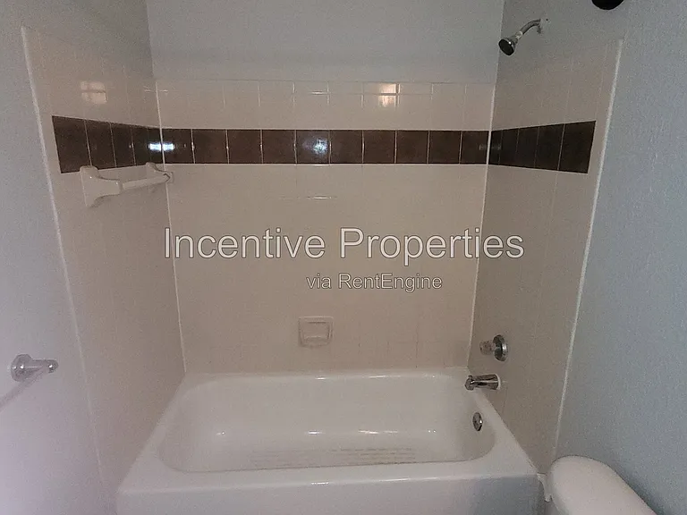 5956 Westgate Dr #102 — Photo 27