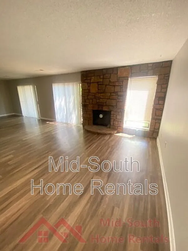 3 bed, 3.0 bath, 1765 sqft, $1,250 — Photo 3