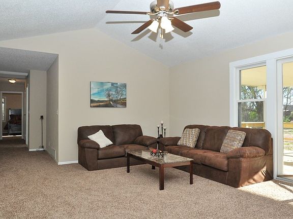 3rd image of 1240 S Park Ave