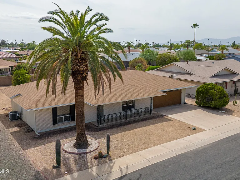 10301 W Charter Oak Dr — Photo 2