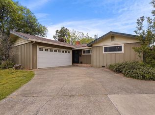 2120 Sycamore Dr, Redding, CA 96001