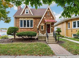 2246 Clinton Ave, Berwyn, IL 60402