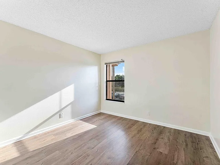 3375 Jaywood Ter #2050 — Photo 10