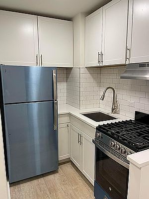 1st image of 420 E 55th St APT 5T
