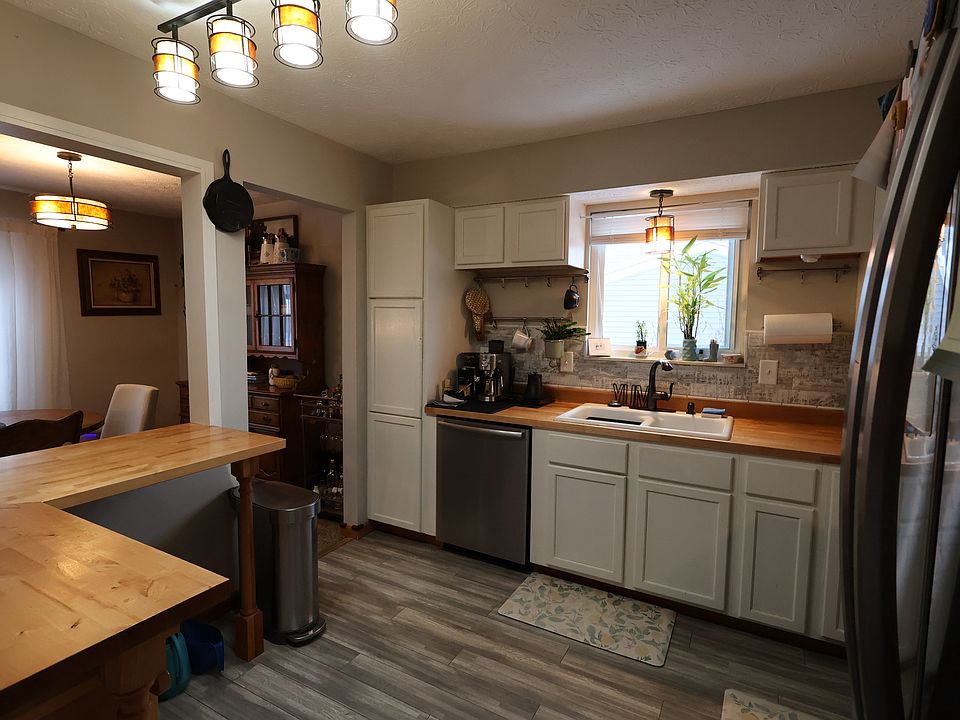 1st image of 4087 Willow Hollow Dr